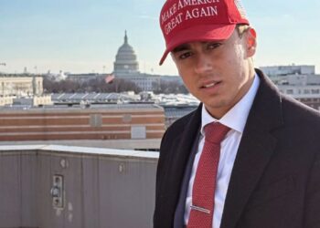 Nikolas Ferreira evita embate com Bolsonaro e diz que desejo seria Senado em 2026