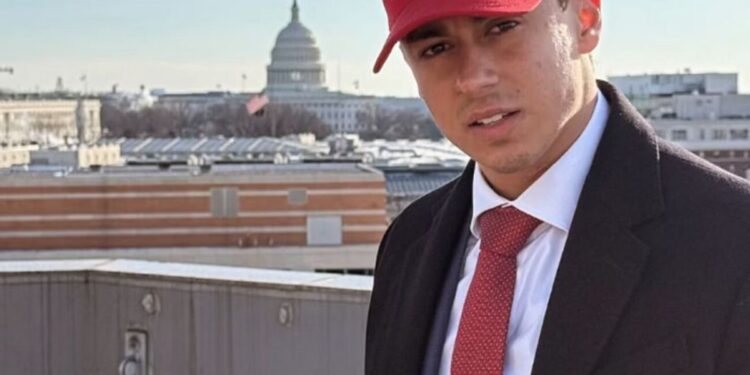 Nikolas Ferreira evita embate com Bolsonaro e diz que desejo seria Senado em 2026