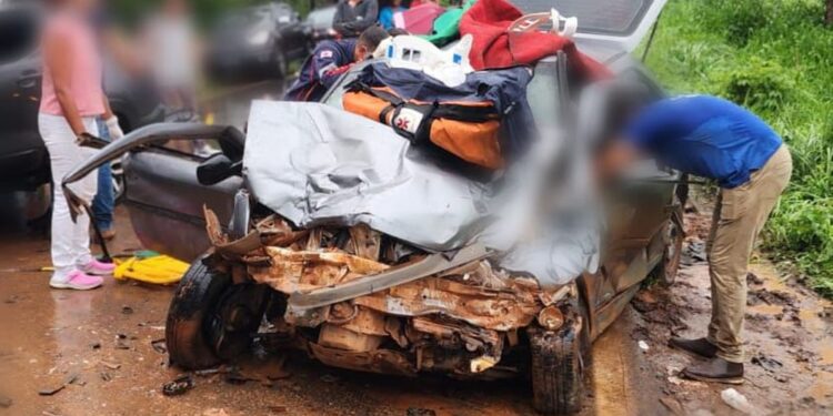 Motorista morre e quatro pessoas ficam feridas em acidente em Pompéu