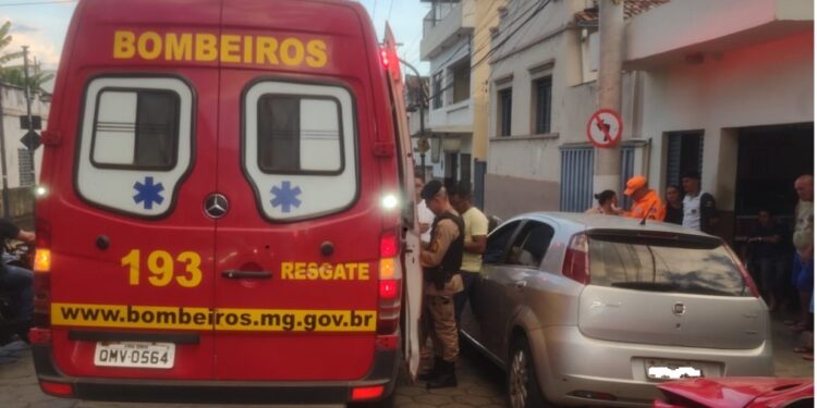 Acidente envolvendo três veículos é registrado na Avenida Abílio Machado