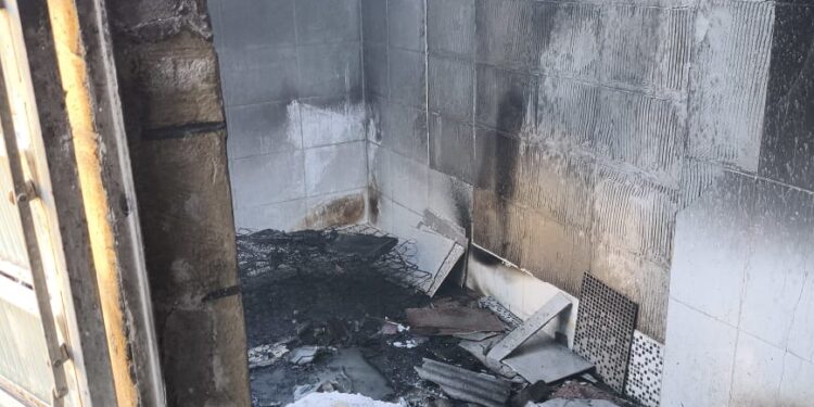 Incêndio atinge residência no bairro Rosa Mística