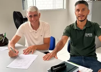 Coronel Laércio entrega kits de irrigação a produtores rurais de Formiga