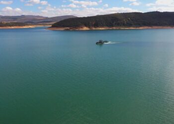 Represa de Furnas volta a registrar nível mínimo para geração de energia e turismo