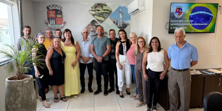 Reajuste de salários e benefícios dos servidores são tema de reunião entre Prefeitura de Formiga e o Sintramfor