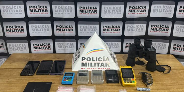 PM prende dois suspeitos por tráfico de drogas e corrupção de menores em Bambuí