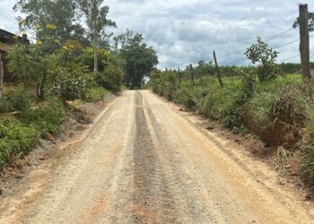 Prefeitura de Córrego Fundo intensifica manutenção de estradas rurais