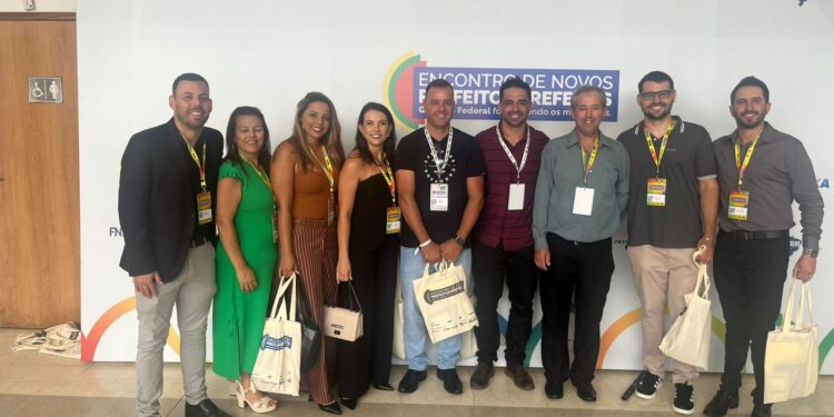 Comitiva de Córrego Fundo participa de Encontro de Novos Prefeitos e Prefeitas em Brasília