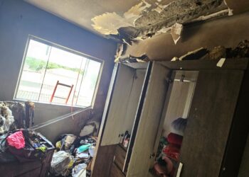 Vela acesa causa incêndio em apartamento de Pains