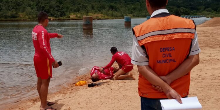 Bombeiros de Arcos realizam treinamento intensivo de salvamento aquático e APH com foco no Carnaval