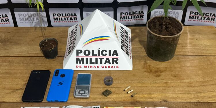 Jovem de 19 anos é preso por tráfico de drogas em Bambuí após denúncia anônima