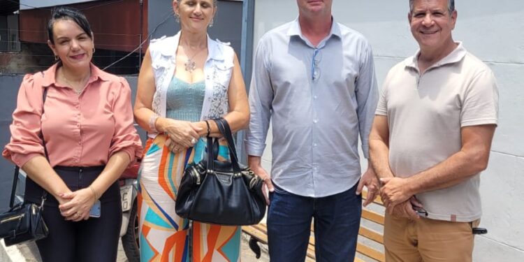 Representantes da Mesa Diretora da Câmara de Formiga visitam Casas de Apoio em Belo Horizonte