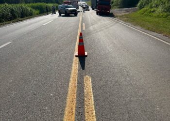 Motociclista de 60 anos sofre fratura após colidir com carro na MG 050, em Formiga