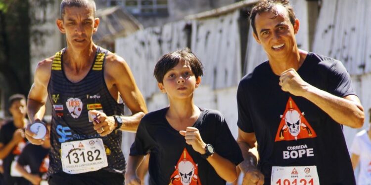 Formiguense, de 11 anos, brilha em corrida de rua do BOPE