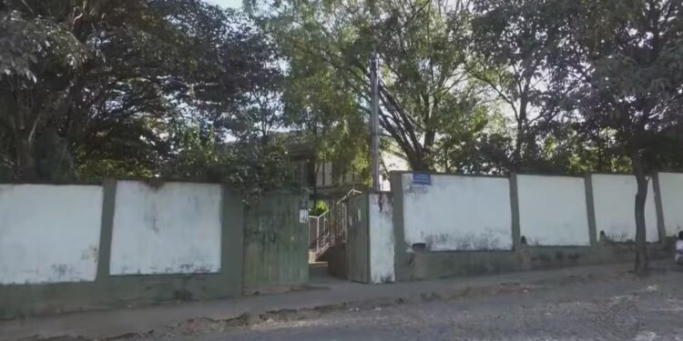 Funcionária de escola pública que chamou estudante de ‘macaca’ é indiciada por injúria racial em Divinópolis