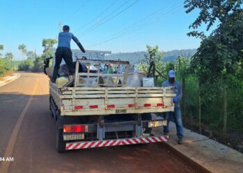 Mutirão de Limpeza em Córrego Fundo combate focos da dengue e remove cinco caminhões de lixo