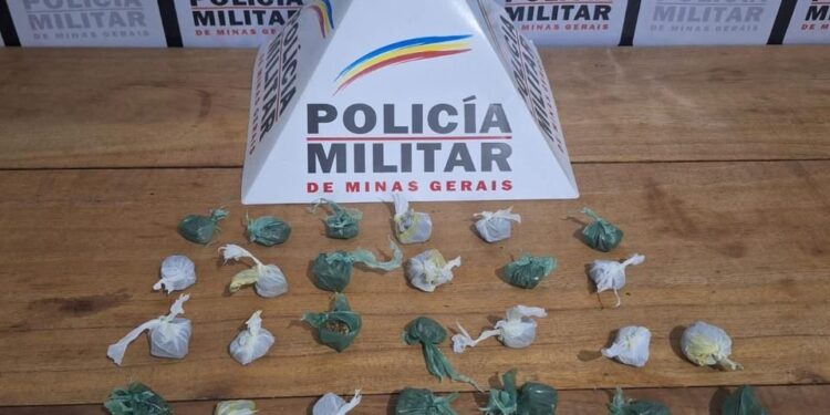 PM de Bambuí prende suspeito de tráfico durante verificação de denúncia