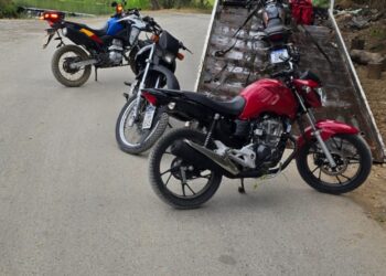 PM prende três homens por competição ilegal de motos em Arcos