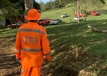 Corpo de Bombeiros e BEMAD intensificam buscas por desaparecido em Pains