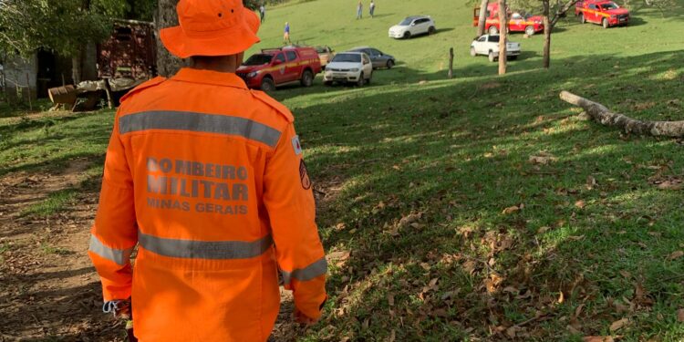 Corpo de Bombeiros e BEMAD intensificam buscas por desaparecido em Pains