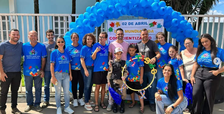 Blitz de conscientização marca Dia Mundial do Autismo em Córrego Fundo