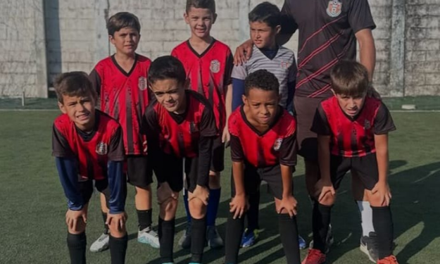 Escolinhas de futebol de Córrego Fundo e Pains realizam amistoso