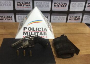Polícia Militar de Bambuí prende homem e apreende arma de fogo