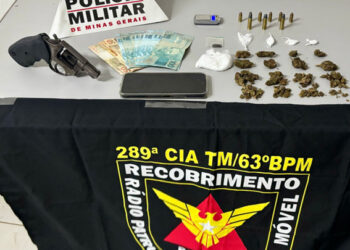 PM apreende drogas, arma e munições durante abordagem em Formiga