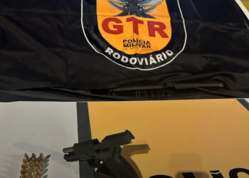 PM prende homem por porte irregular de arma de fogo na MG 050