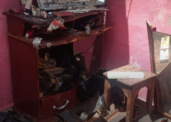 Incêndio destrói cômodo de residência em Pimenta