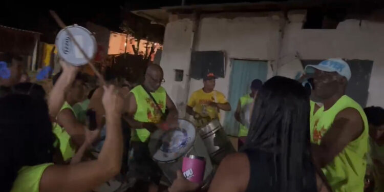 Bloco anima a Comunidade Rural de Timburé durante o Carnaval