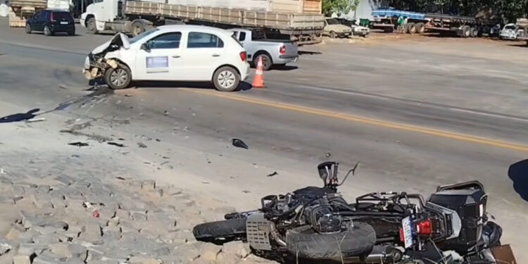 Grave acidente entre moto e veículo da Prefeitura de Perdigão é registrado na MG-050 em Formiga