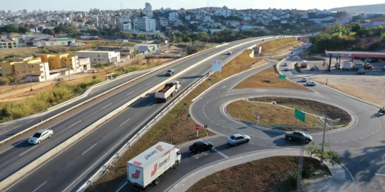 Cheque, roupas e lentes de óculos: itens inusitados são perdidos na MG-050