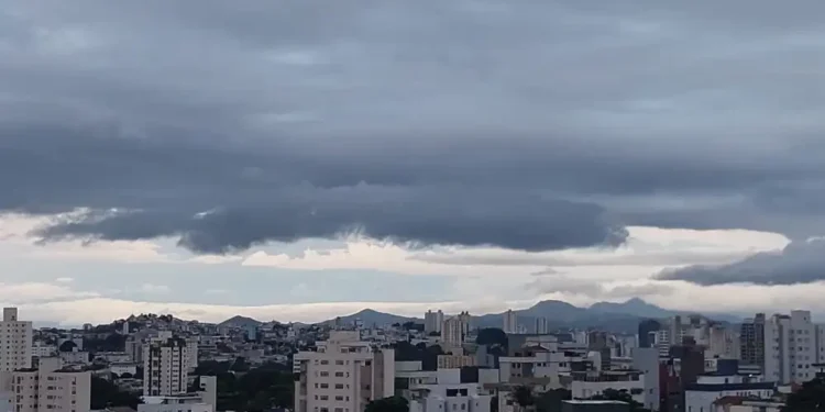 Mais de 600 cidades estão sob ‘alerta amarelo’ de chuva intensa em MG; veja lista