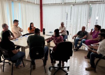 Executivo e Legislativo buscam juntos soluções para empreendimentos às margens dos rios