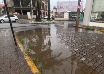 Problemas de drenagem na Rua Coronel José Gonçalves da Marante deverão ser solucionados, afirma secretário de Obras