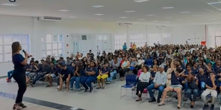 Secretaria de Educação e Esportes promove ação educativa sobre prevenção às drogas em Formiga