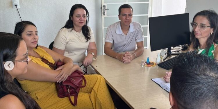 Córrego Fundo recebe visita do superintendente regional de Passos