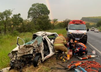 Colisão entre dois veículos na BR-354 deixa homem em estado grave