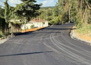 Córrego Fundo ganha mais ruas asfaltadas no bairro São Geraldo