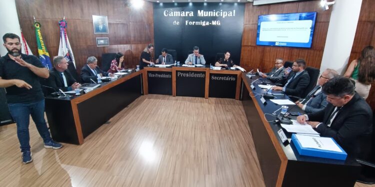 Câmara Municipal de Formiga aprova repasse de R$ 340 mil para a Apromid e outras pautas importantes