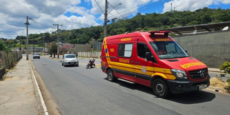 Motociclista fica ferido em colisão com automóvel na avenida Geraldo Almeida