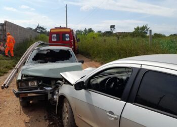 Colisão em zona rural de Arcos deixa três feridos
