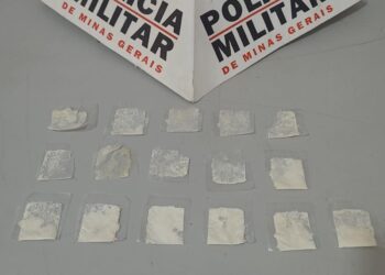 Polícia prende madrasta de criança de 4 anos que distribuiu cocaína para colegas em escola de Itamonte