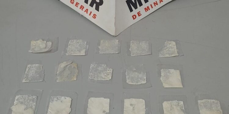 Polícia prende madrasta de criança de 4 anos que distribuiu cocaína para colegas em escola de Itamonte