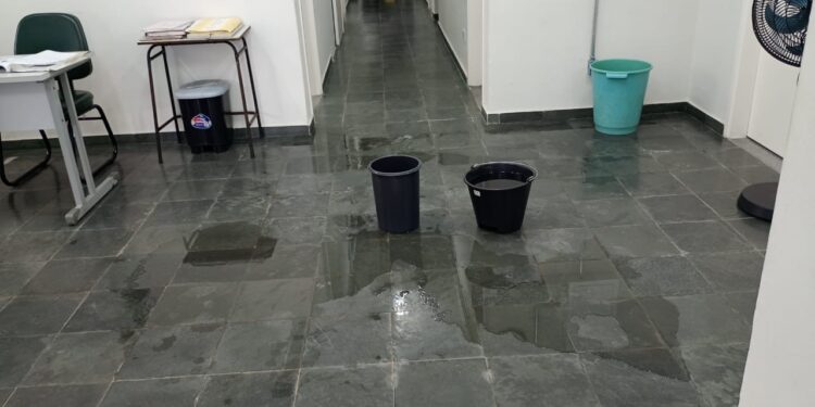 UBSs recém-reformadas apresentam problemas após chuva forte em Formiga