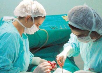 Mulher foge de hospital em Belo Horizonte após colocar silicone e fazer lipo