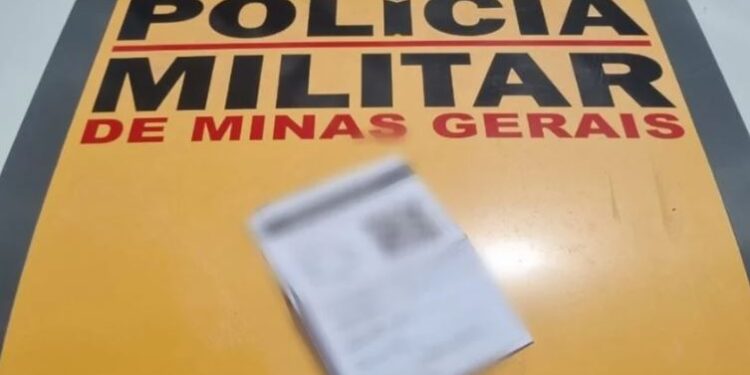 Foragido suspeito de homicídio tenta se passar pelo irmão e é preso