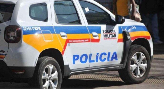 Mãe e filha tentam subornar polícia e são presas suspeitas de tráfico de drogas