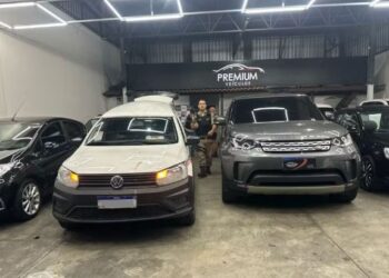 Homem é morto e outro fica ferido após ataque a tiros dentro de concessionária em Divinópolis