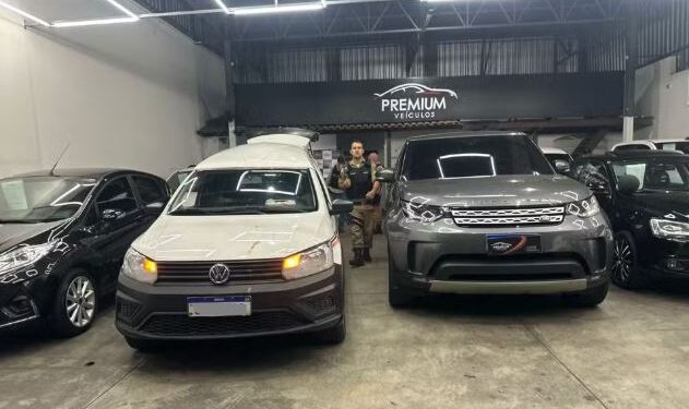 Homem é morto e outro fica ferido após ataque a tiros dentro de concessionária em Divinópolis